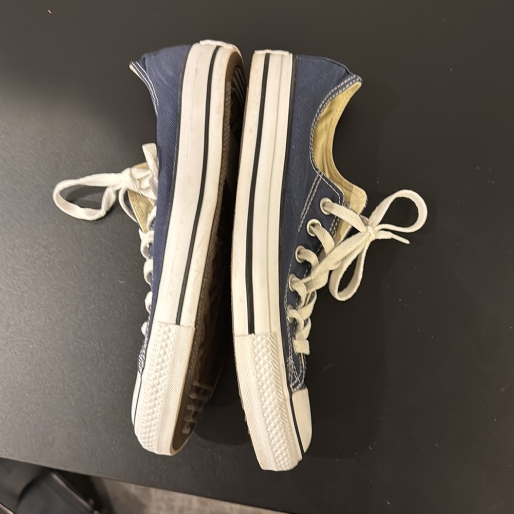 Converse - Picture 3 of 7